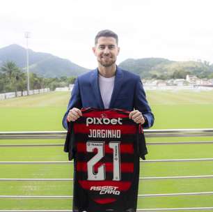 Jorginho celebra acerto com o Flamengo